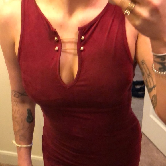 Adorable velvet dark maroon bodycon dress - Picture 2 of 8